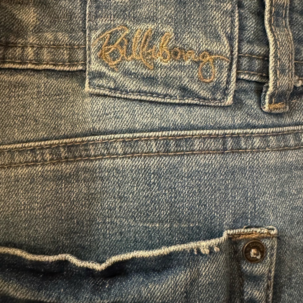 NWT Billabong Distressed Low Rise Denim Mini Skirt Juniors - Picture 8 of 8
